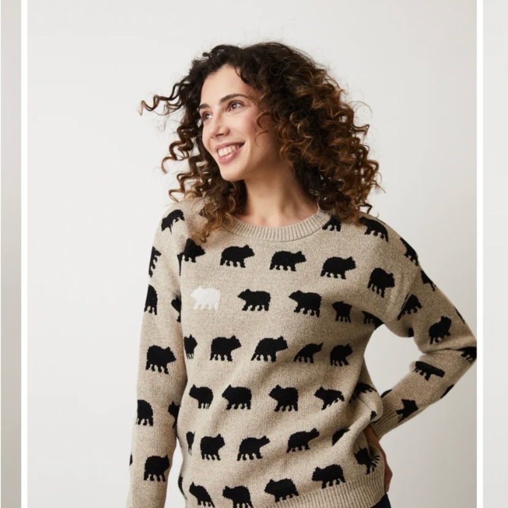 Parkhurst Cottage Country Black and Beige Bear Pattern Sweater